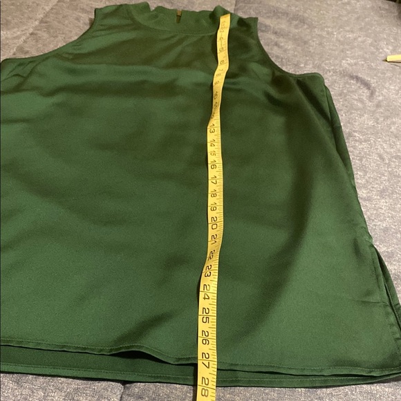 Green Sleeveless High Collar Top - Picture 6 of 9